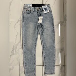 NWT curve appeal Jean size 2